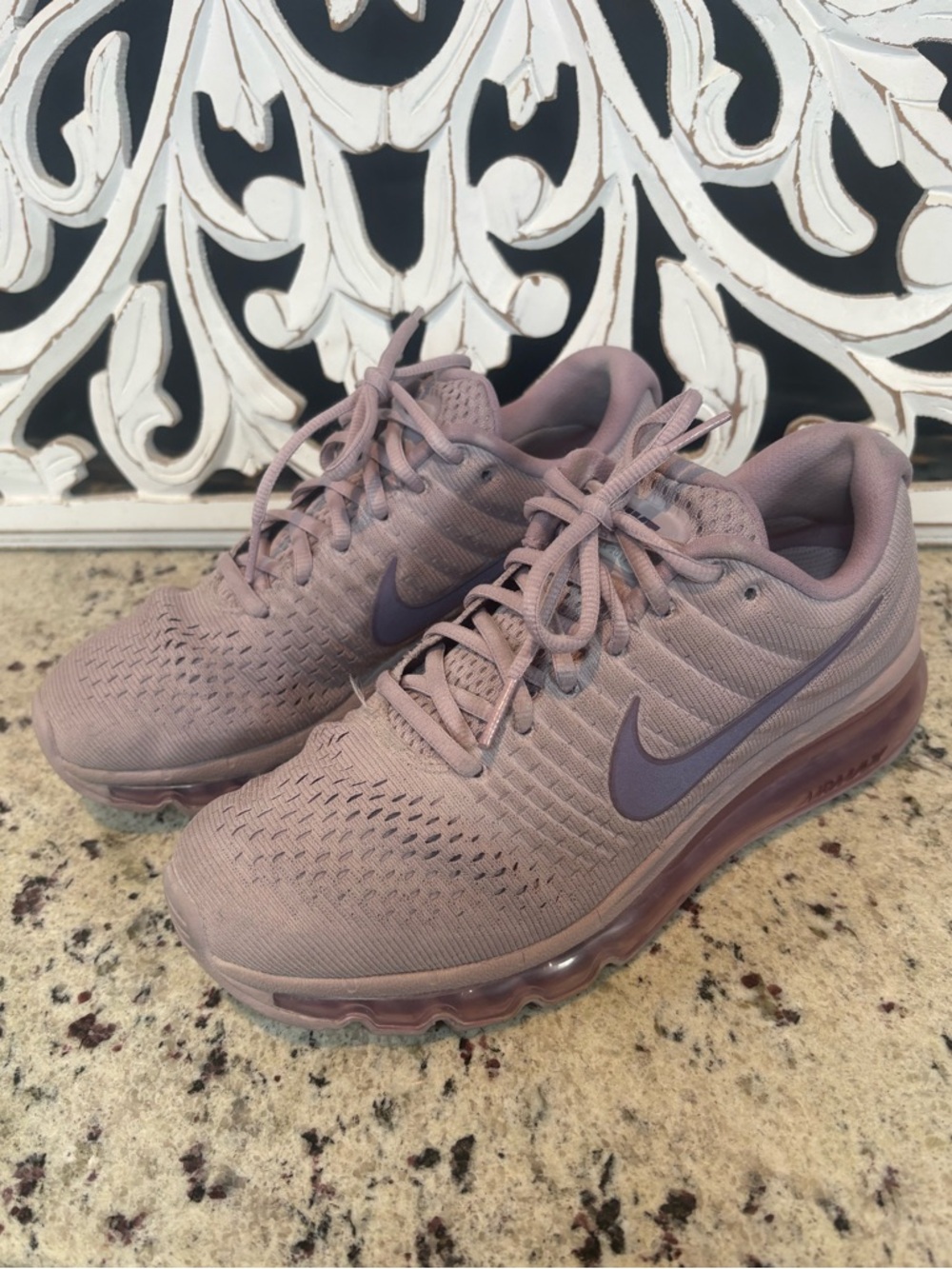 Nike Women’s Air Max Sneakers Mauve Plum Fog 849560 Size 7.5